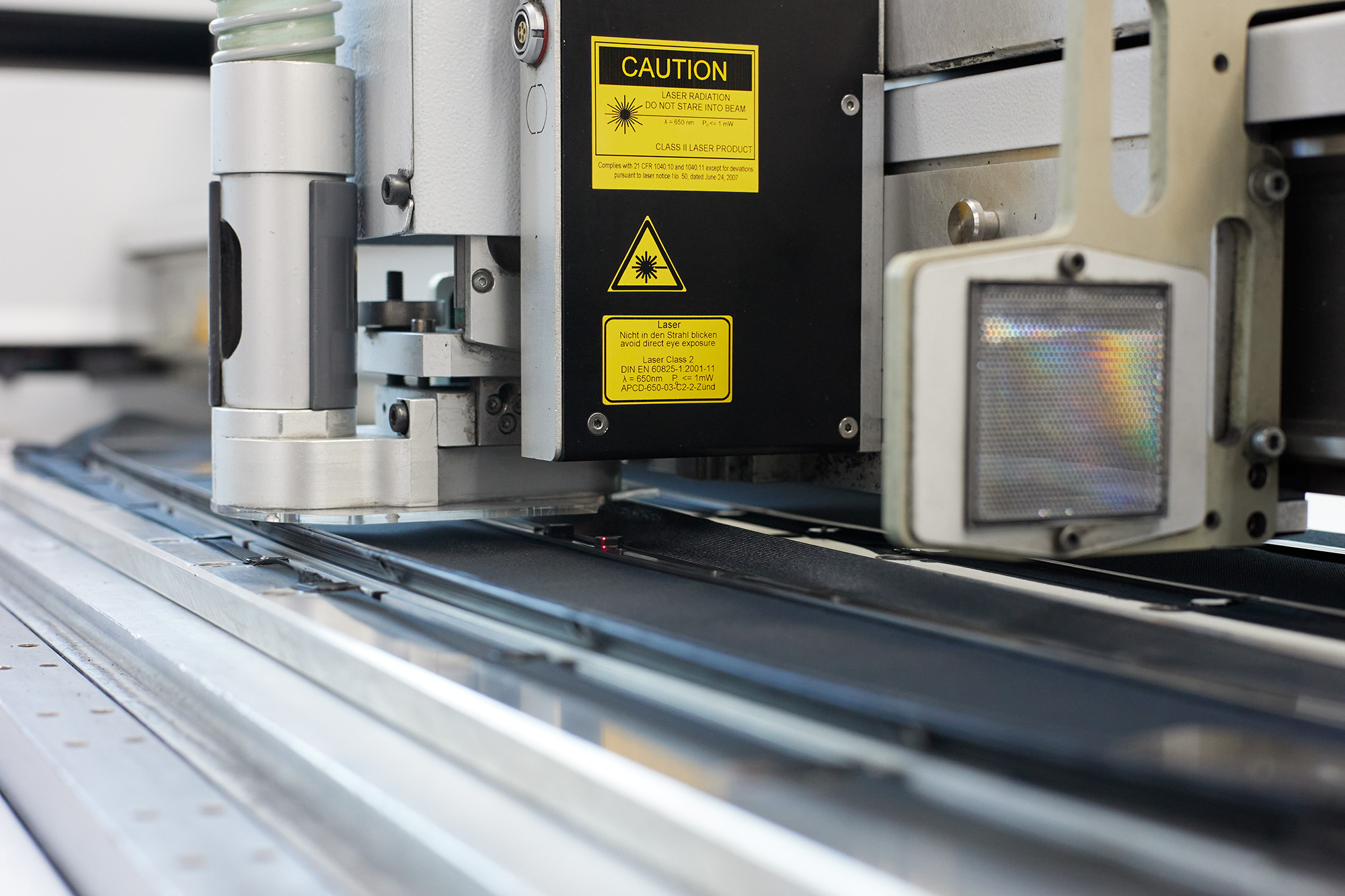 Laserschneiden von Textilien und Kunststoffen Laserschneiden von Textilien und Kunststoffen